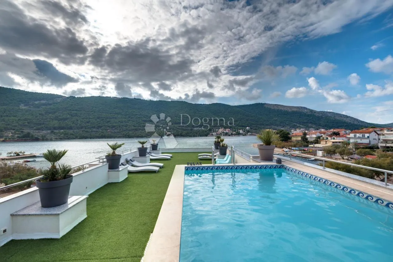 grebaštica - prekrasan mini hotel prvi red do mora - slika 7