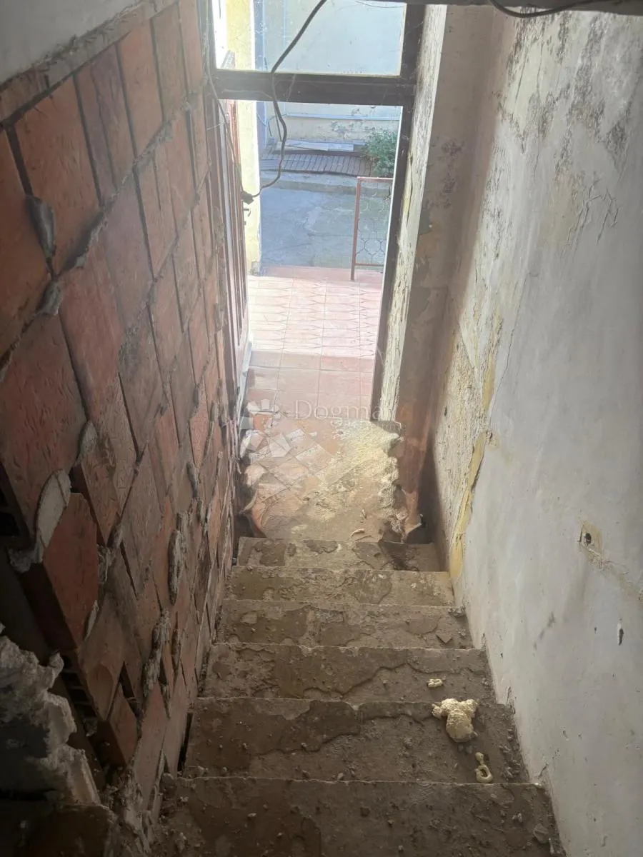 roh-bau potencijal u centru – 108 m² + dvorište - slika 4