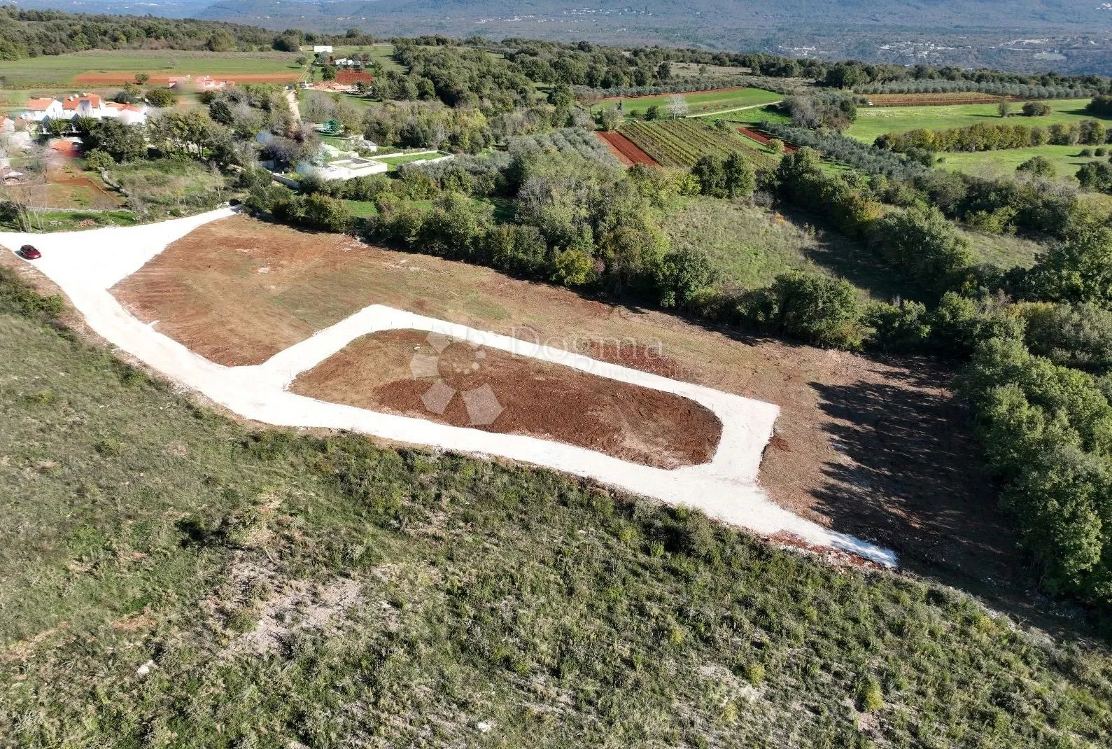 građevinsko zemljište u okolici barbana - slika 3