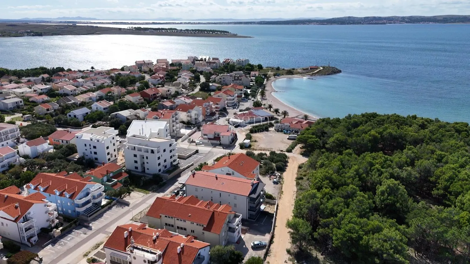 useljivi apartman sa pogledom na more - slika 7