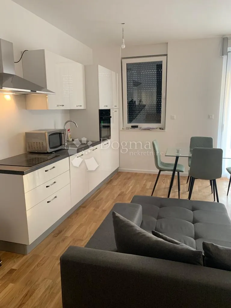 vodice-novogradnja sa garažom, 143m2 - slika 15