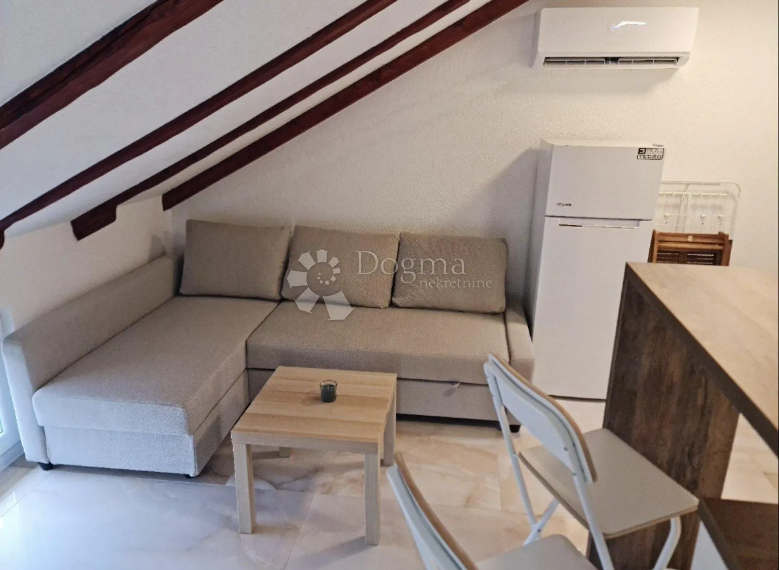 zgrada sa sedam apartmana, prvi red do mora - slika 6