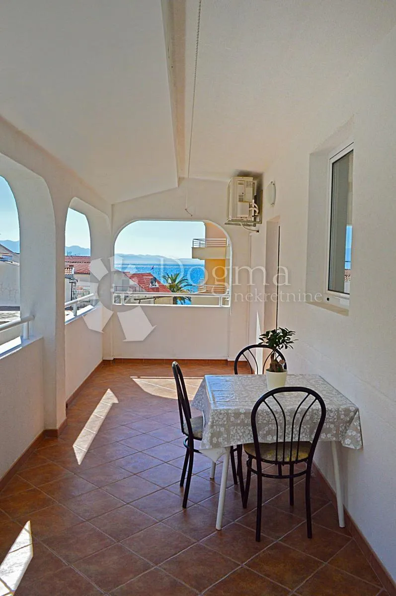 drvenik, makarska rivijera- apartmanska kuća 50 m od mora - slika 13