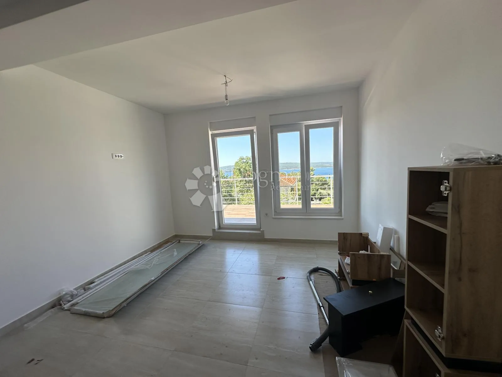 kuća sa 6 apartmana 550m2 u blizini mora - slika 8