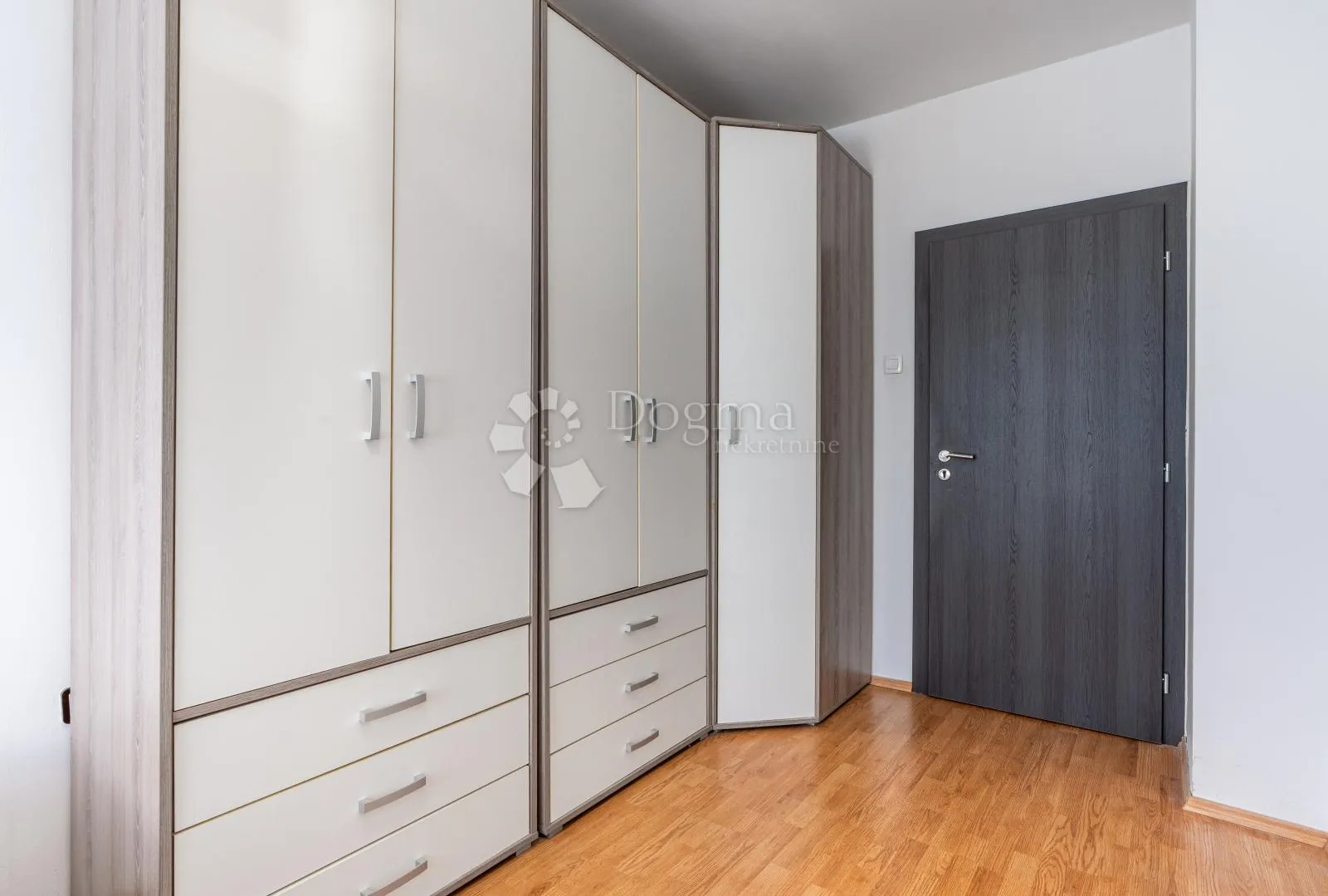 podmurvice – 77 m², top pogled more, prostran i uređen 4skl - slika 17
