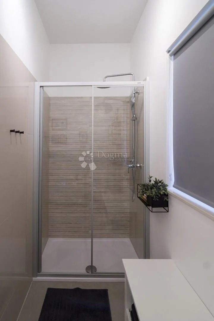 6 apartmana s bazenom u centru pule - slika 24