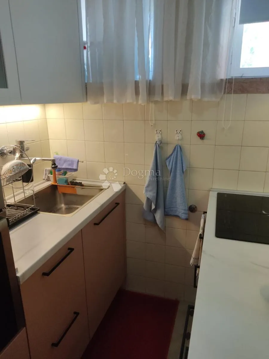 stan blizu strogog centra pule, 70m2 2. kat, parking osiguran - slika 5
