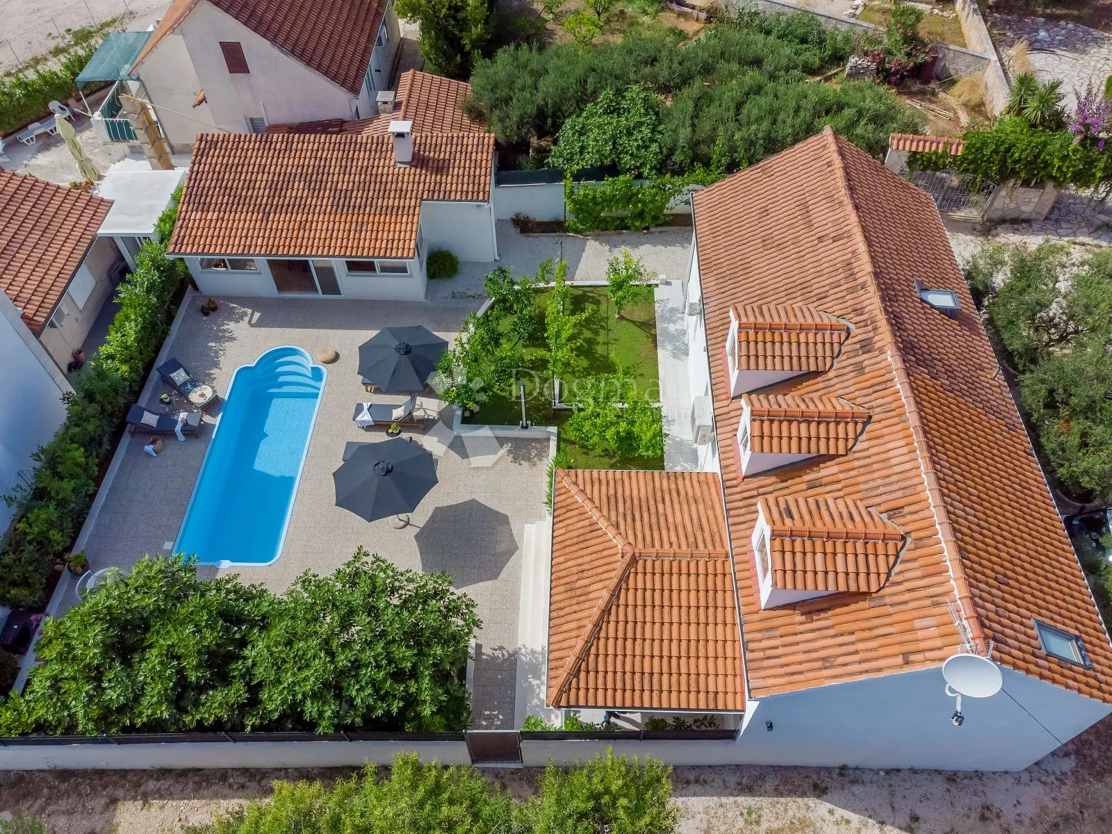 prekrasna vila s bazenom - slika 2