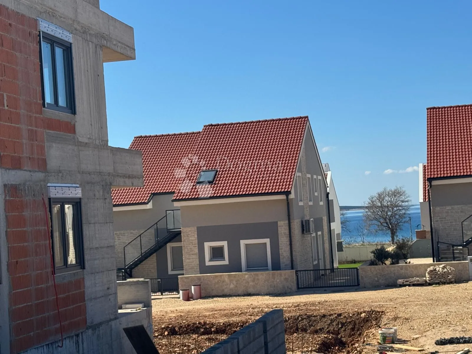 prodaje se apartman novalja gajac novogradnja s1 prizemlje - slika 14