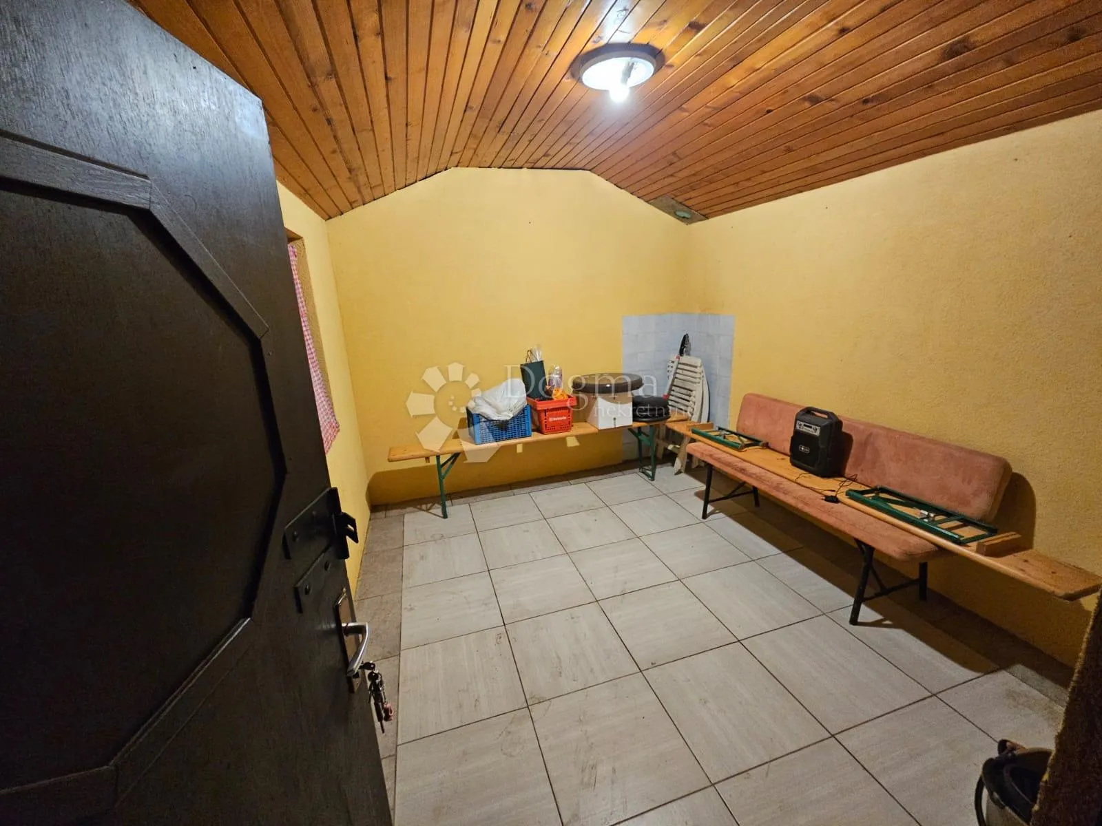 vikendica s kućicom za druženje – oaza mira kod križa - slika 10