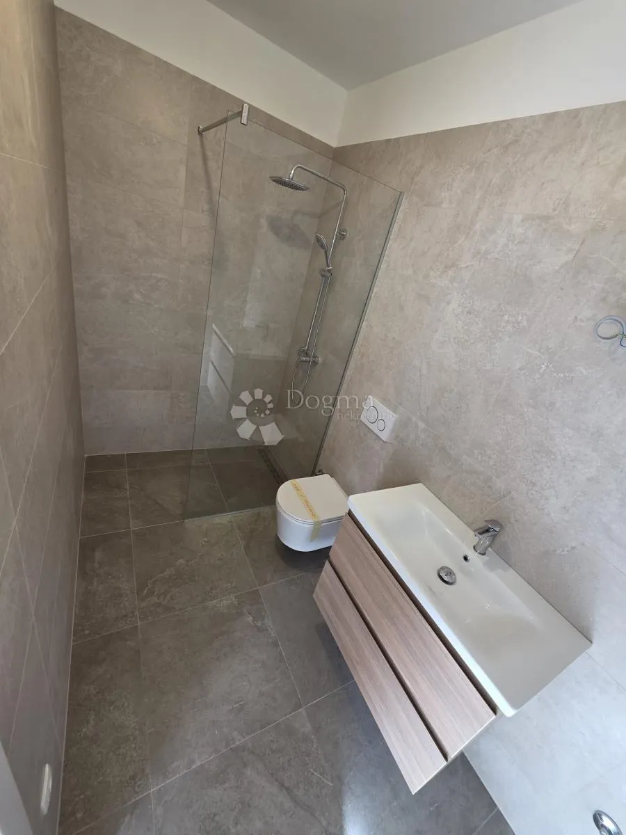vinišće- top prilika!!! moderna villa s pogledom na more - slika 17