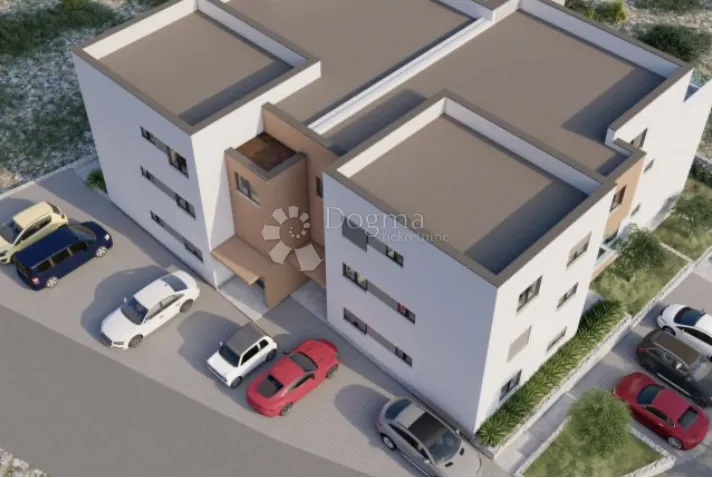 žaborić - atraktivan trosoban stan 150 m od mora - slika 3