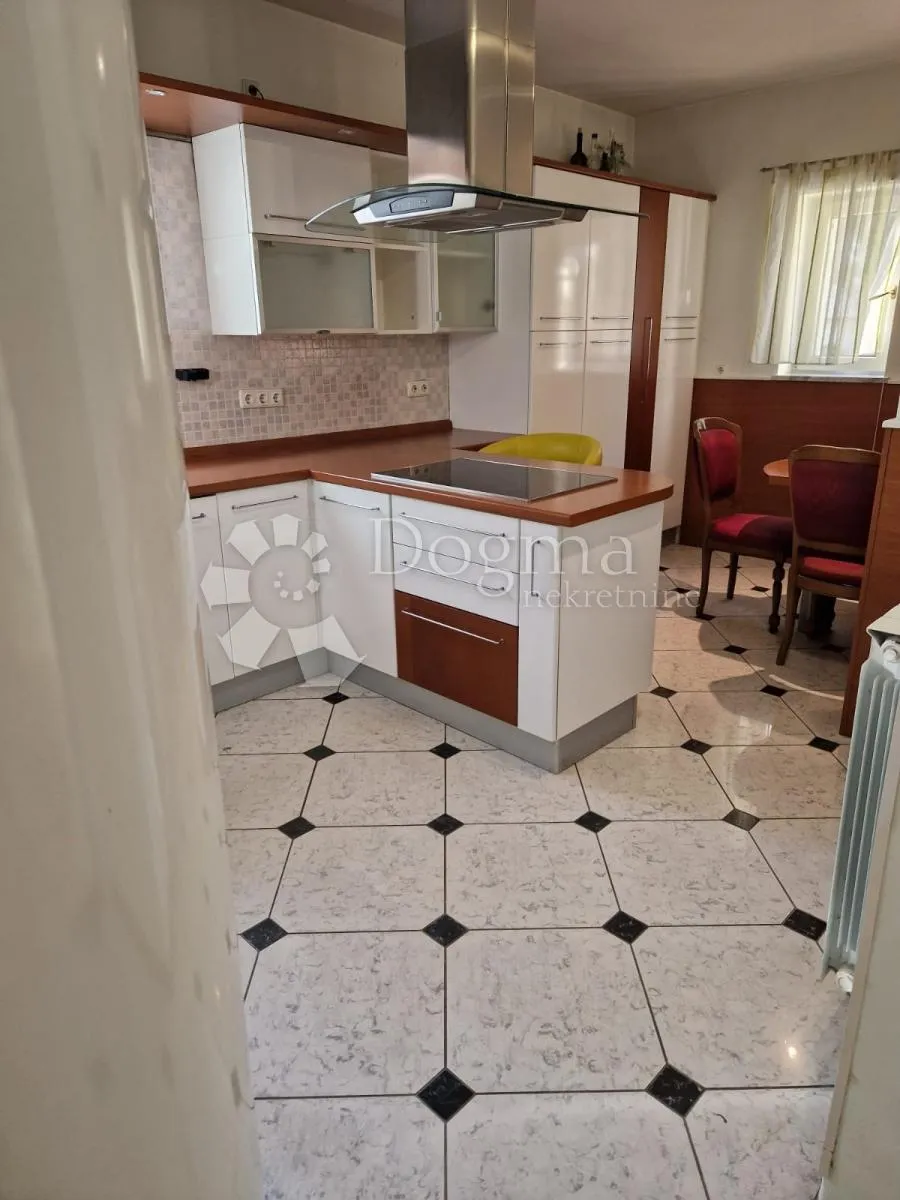 atraktivna villa sa pogledom na more -najam - slika 16