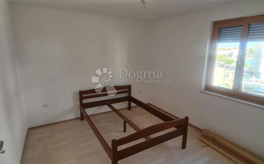 luksuzan apartman pored mora u povljani - slika 11