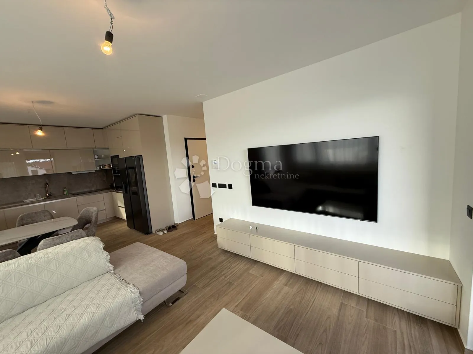 luksuzan namješten penthouse s pogledom na more - slika 43
