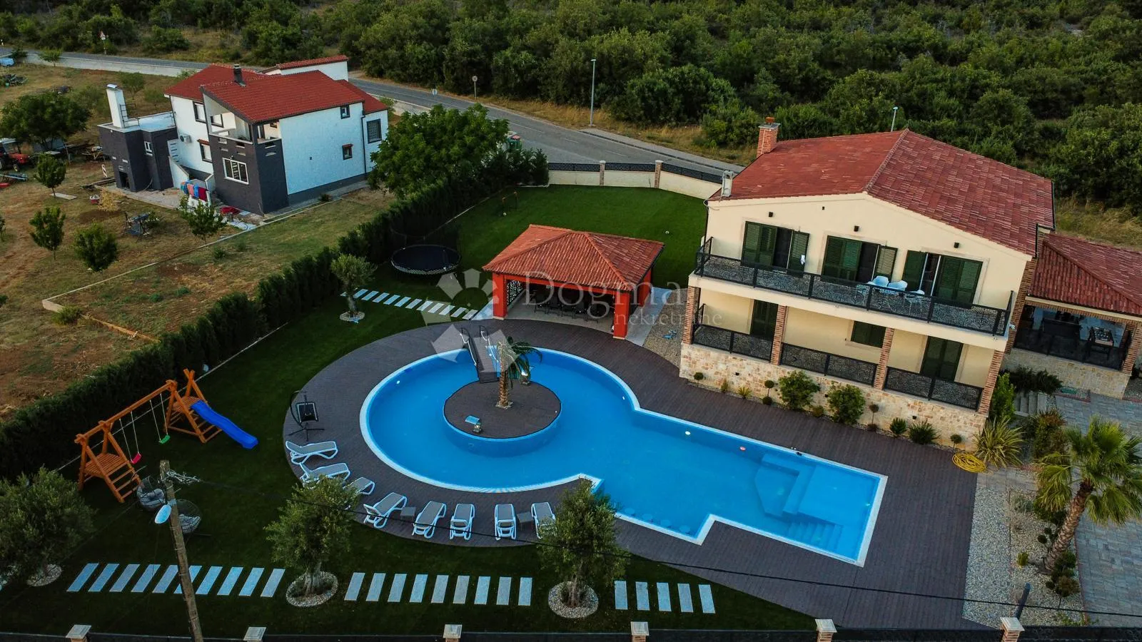 hacienda s najvećim privatnim bazenom u okolici - slika 17