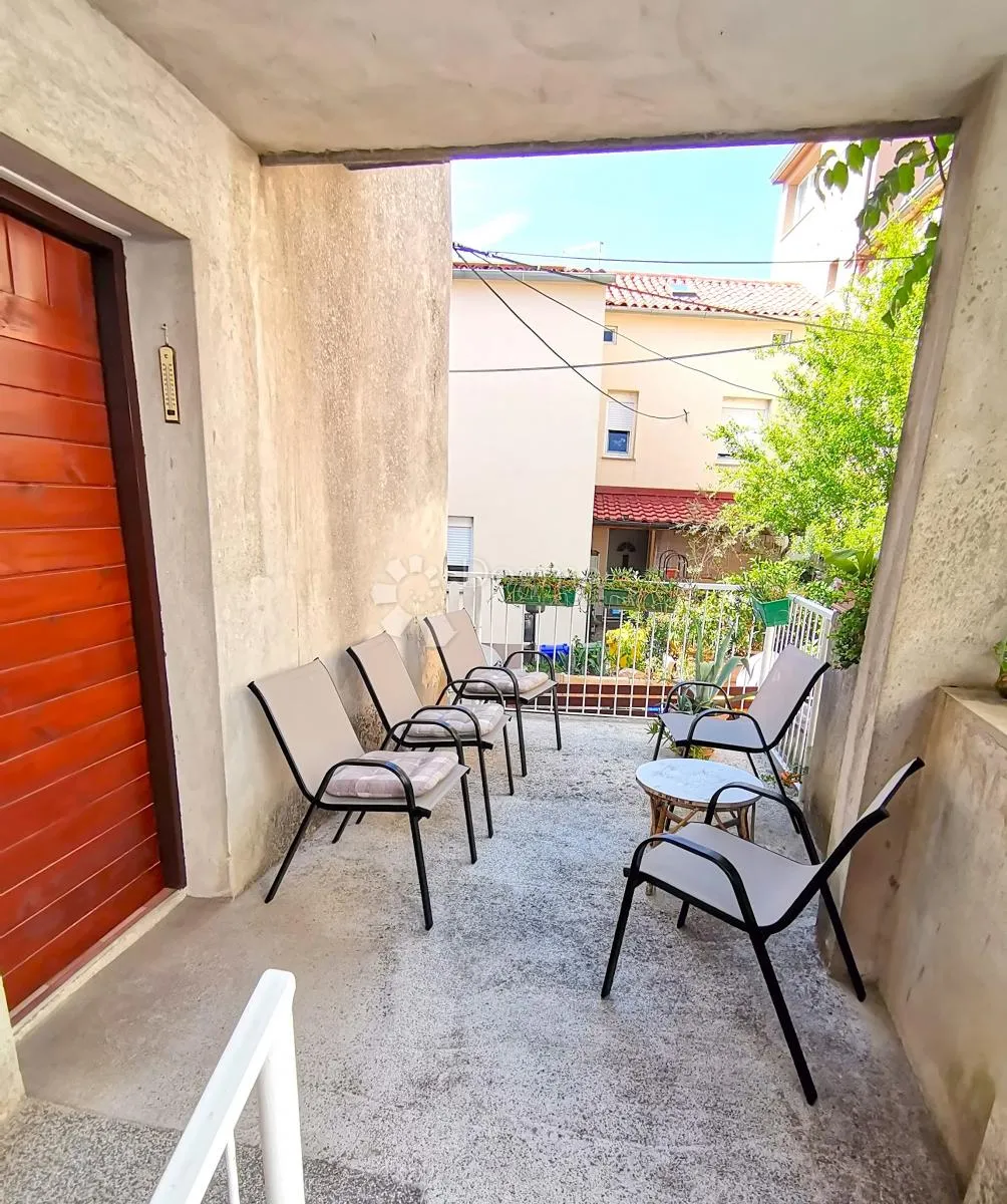 ekskluzivna prodaja – kuća u samom centru medulina - slika 2