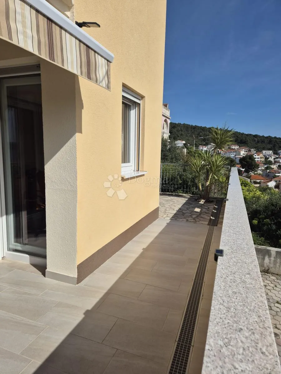 ekskluzivan stan sa privatnom terasom125m2, samo 150 metara do plaže - slika 27