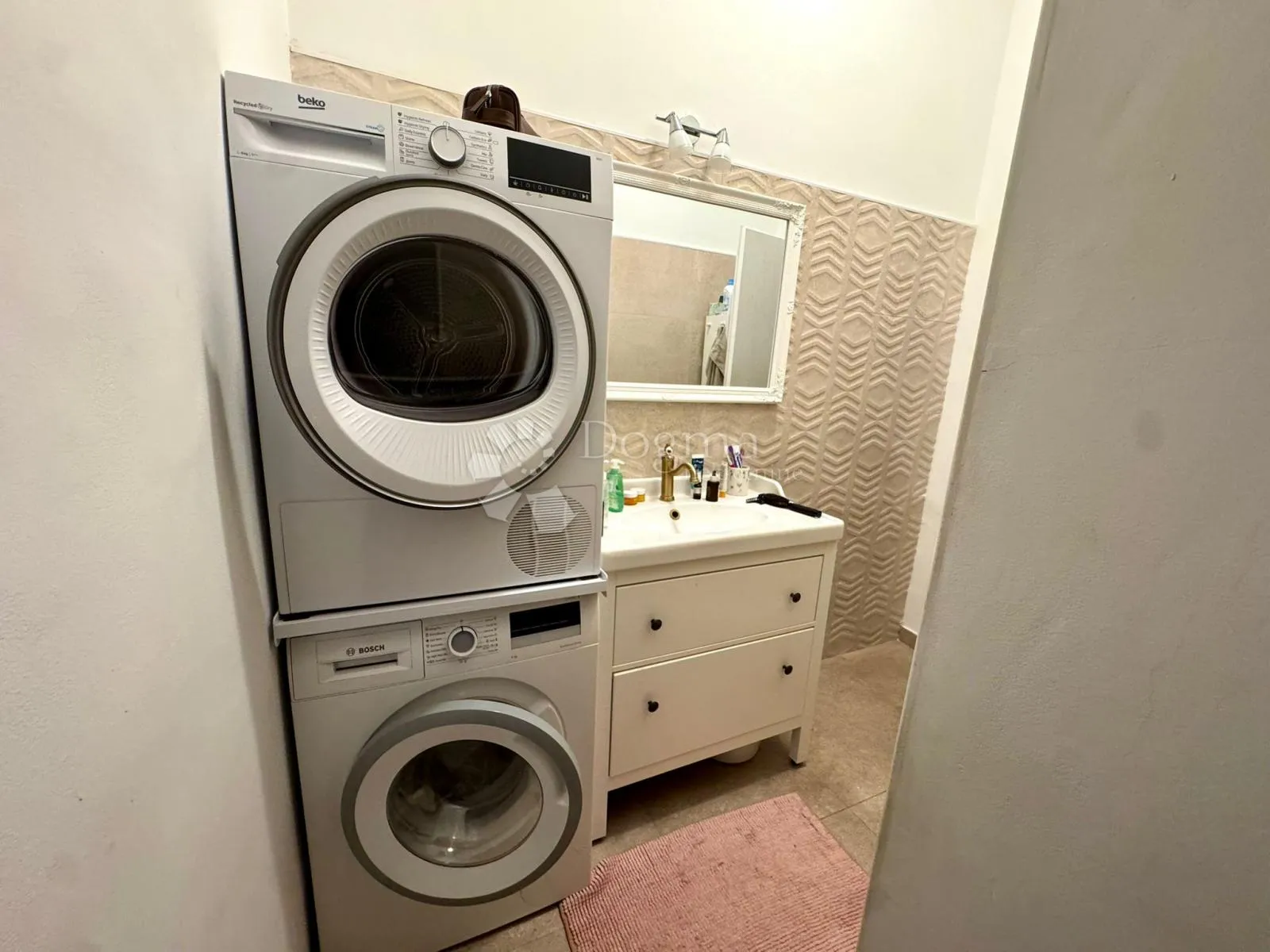 renovirani austrougraski stan, top lokacija - 81,14m2 - slika 20