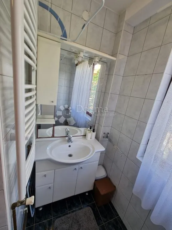 dva apartmana - prilika za investitore - slika 12