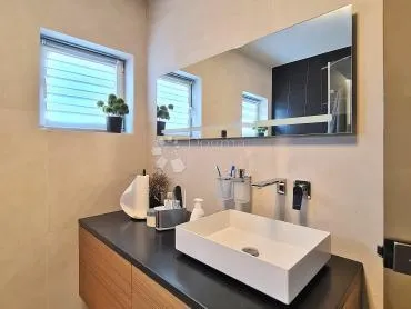 rijeka, hosti, panoramski pogled i 200 m² savršenog doma - slika 4