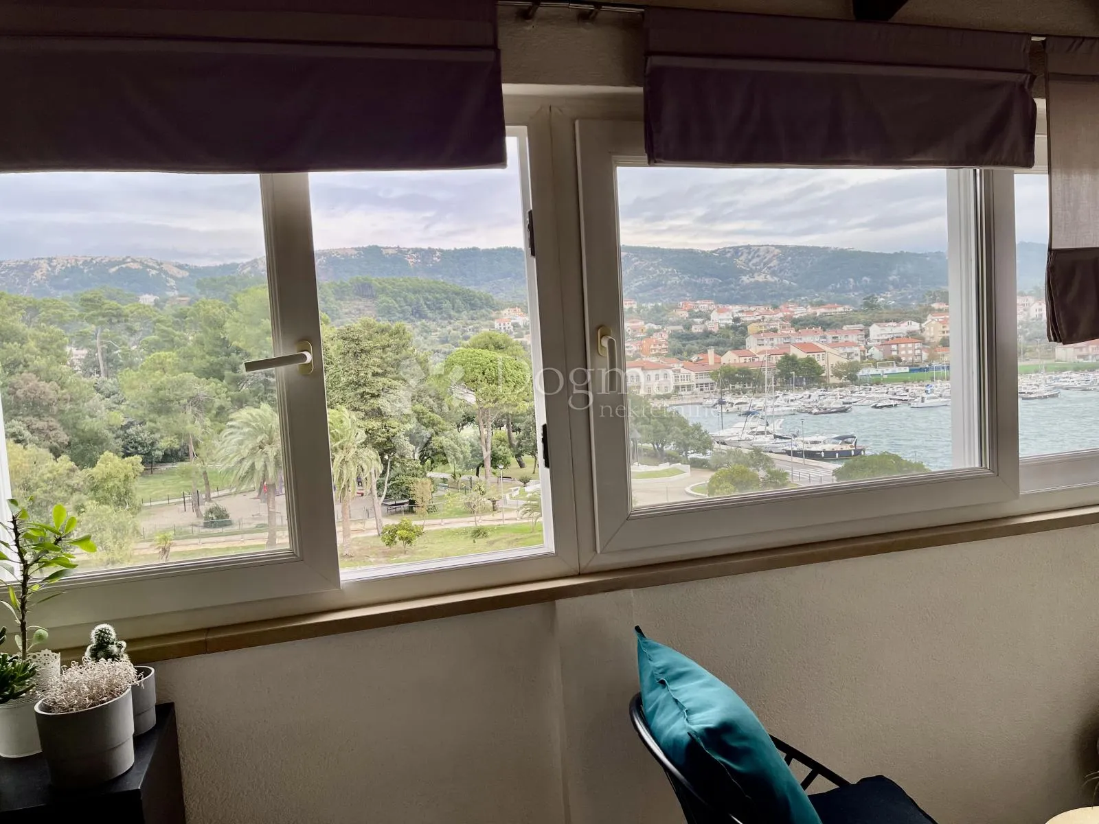 rab-odličan stan u gradskoj jezgri s pogledom - slika 16