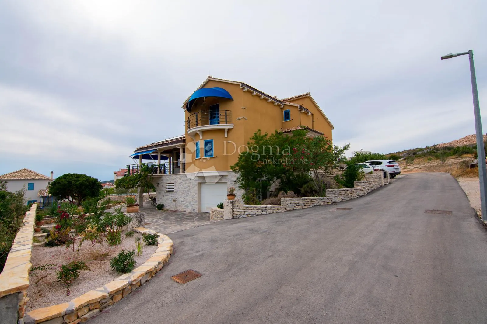 brodarica- mediteranska villa s bazenom i pogledom - slika 5