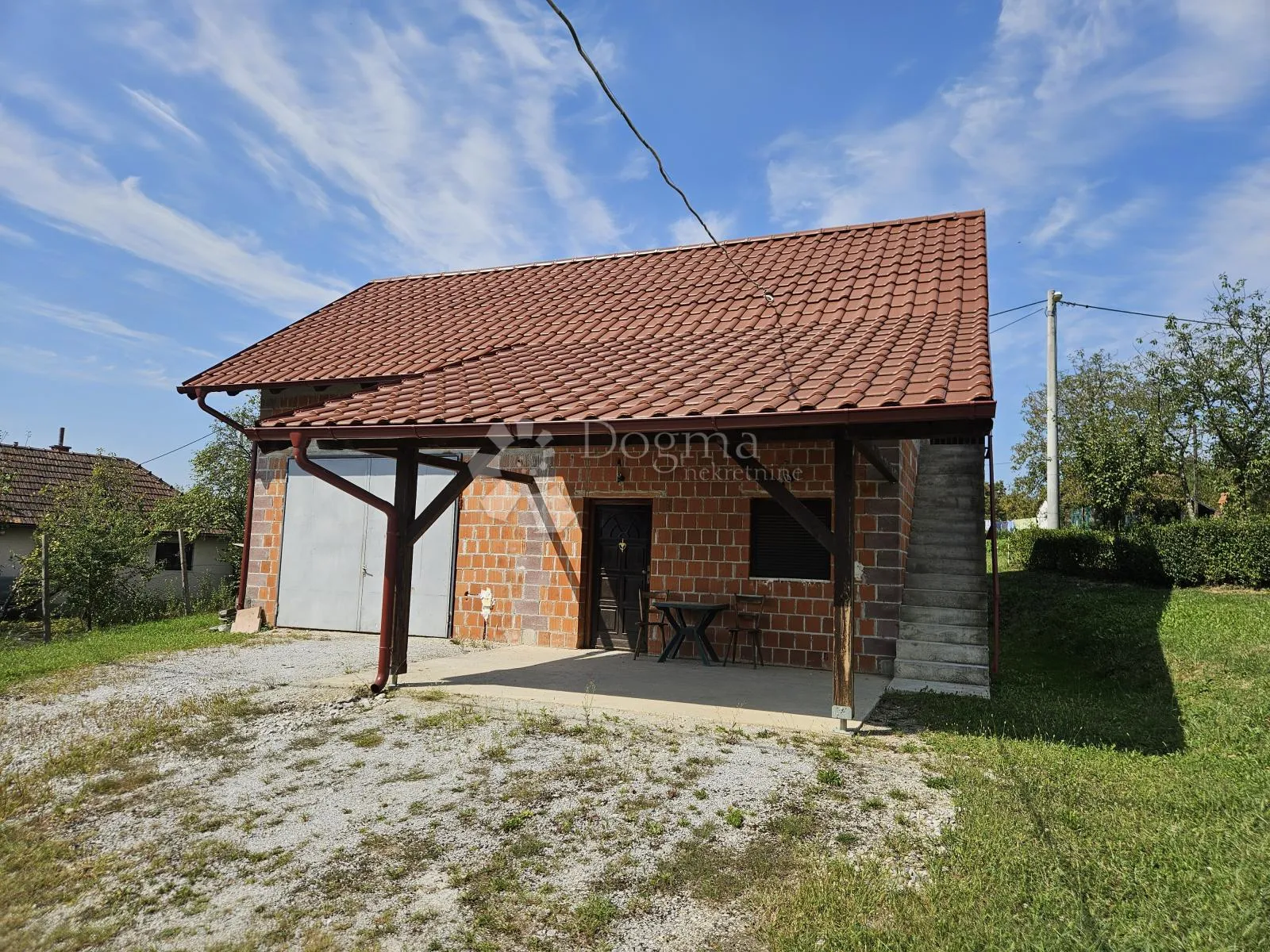 gospodarsko-poljoprivredna zgrada sa bonus zemljištima - slika 1