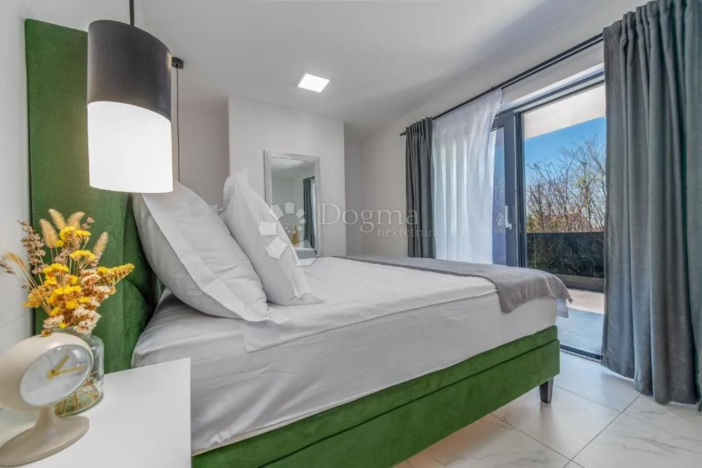 privlaka: moderna vila s bazenom - slika 16