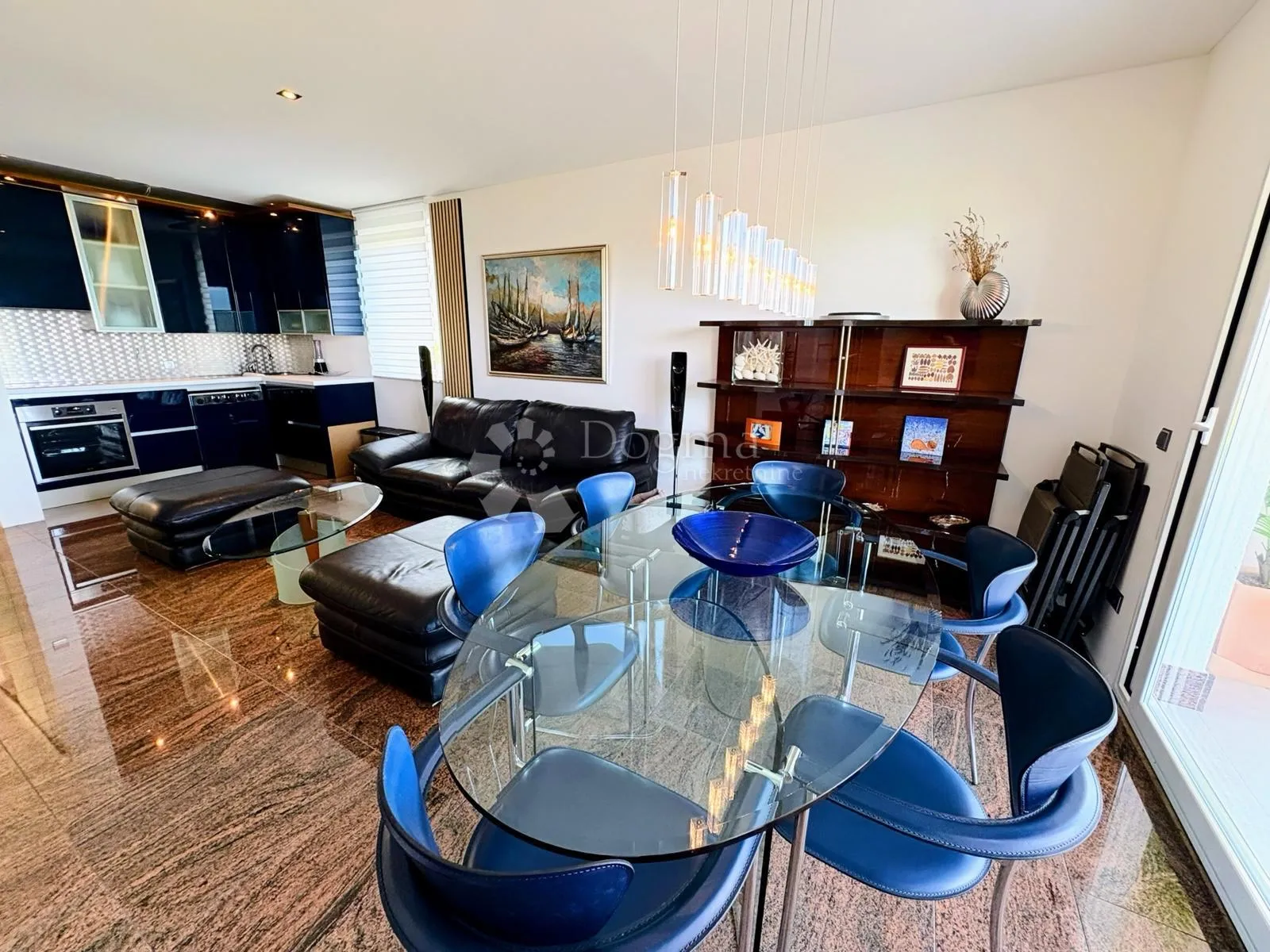 eskluzivan apartman, 70 m od mora sa panoramskim pogledom i vrtom - slika 2