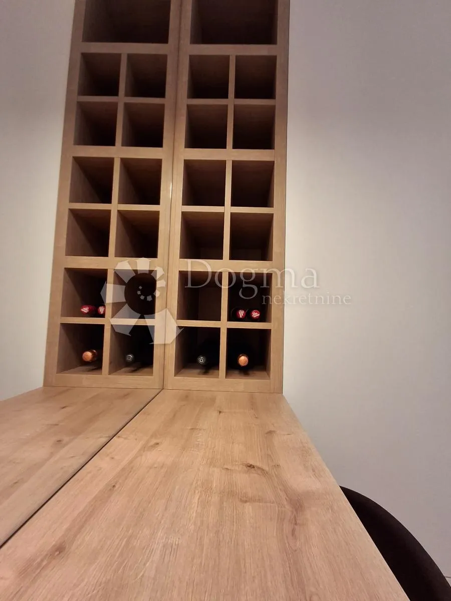 dizajnerski studio apartman u poslovnom centru raba!!! samo kod nas! - slika 14