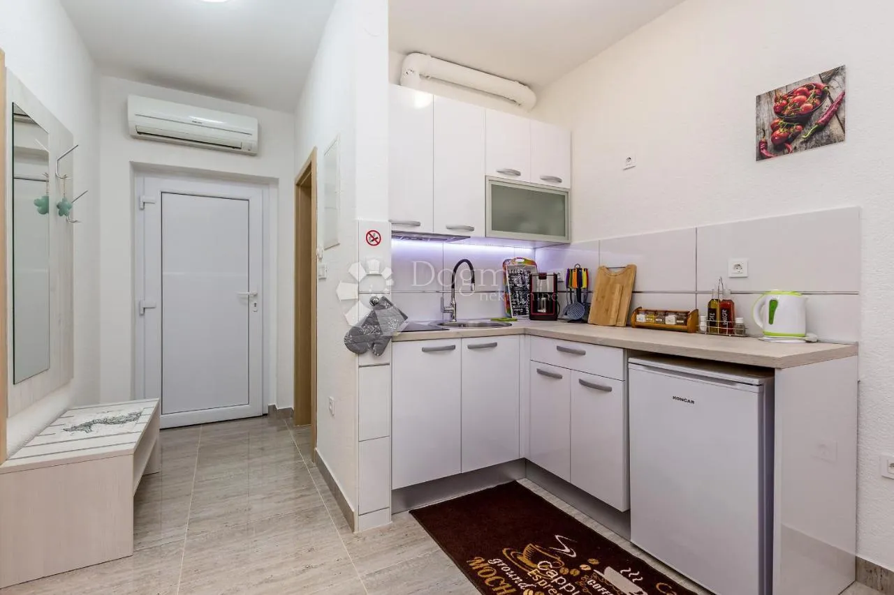 malinska - apartman s velikom okućnicom - slika 3