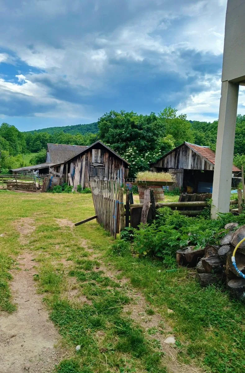 veliko seosko imanje od 6.297 m² kestenovac, donji lapac - slika 5