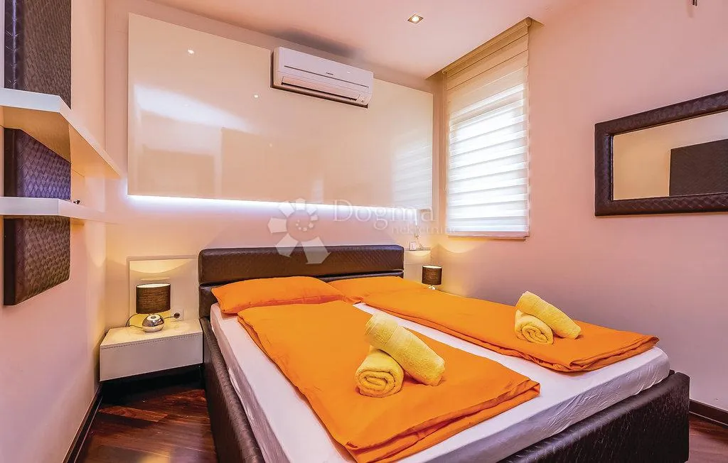 apartman 10 metara od mora sa bazenom crikvenica - slika 11