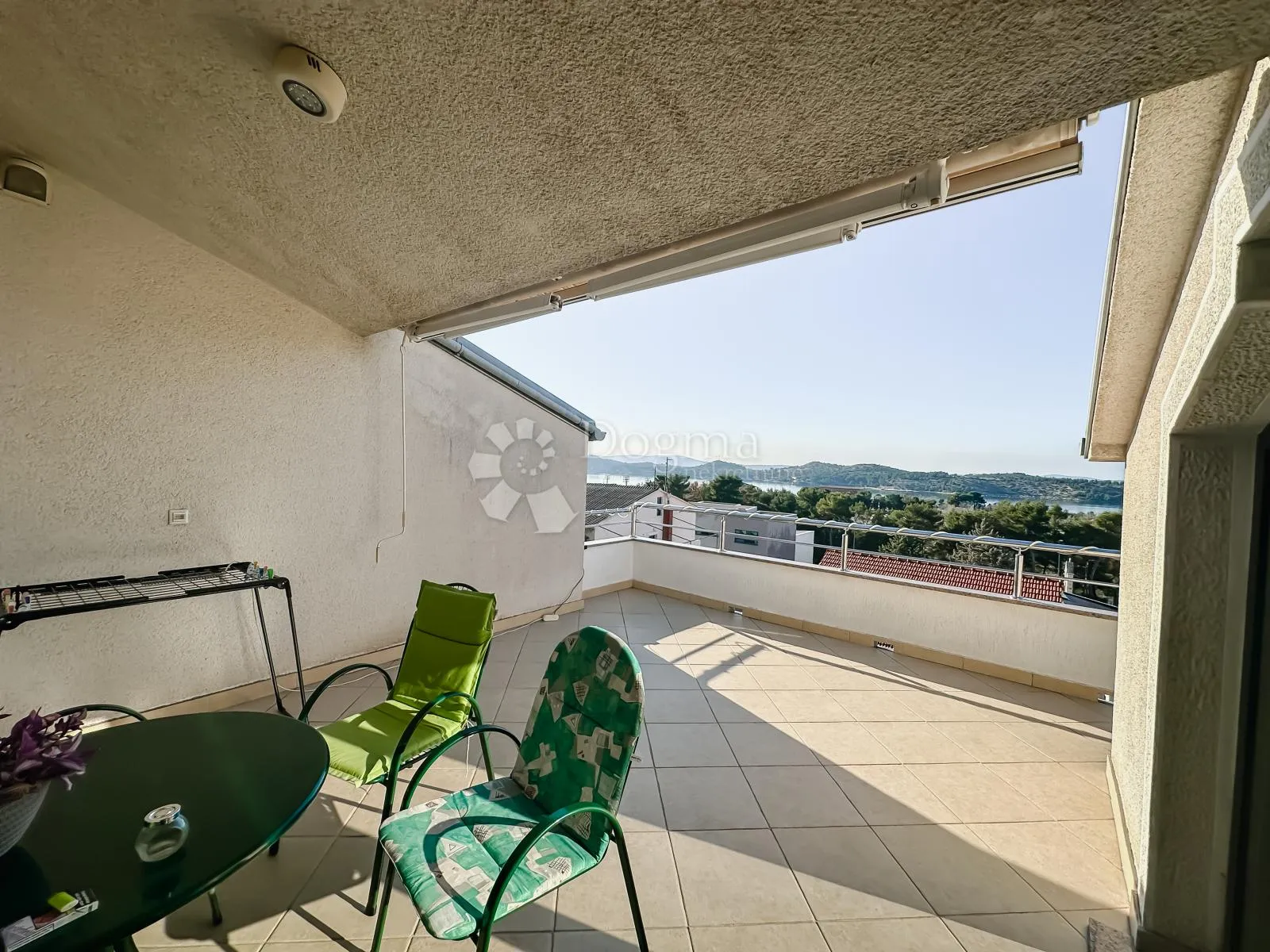 šibenik, dvoetažni stan s panoramskim pogeldom i garažom, 250 m2 - slika 14