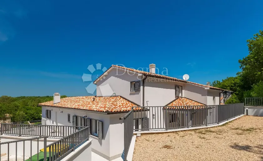 sniženo!!impozantna villa u blizini labina - slika 15
