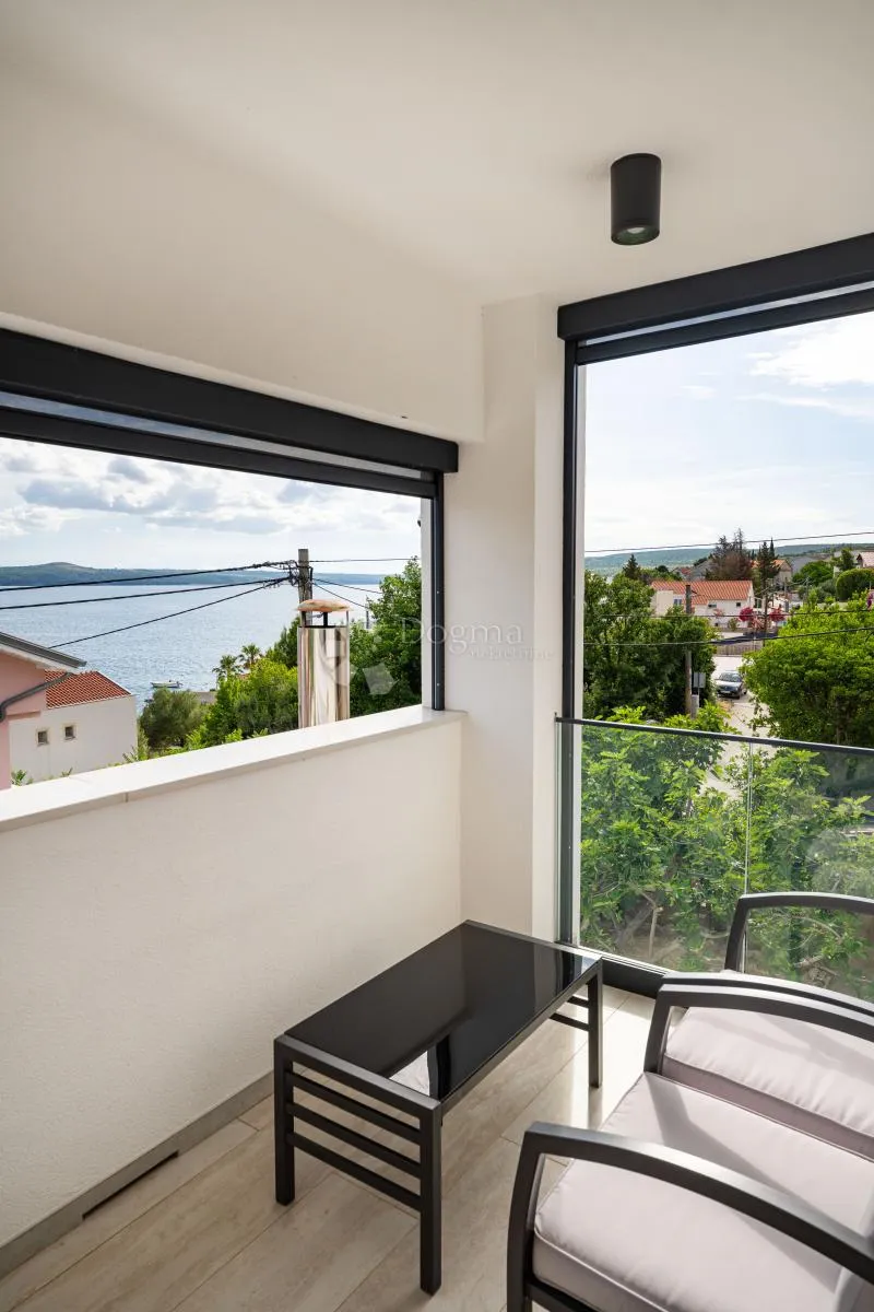 stan s pogledom na more,70 m od plaže - slika 31