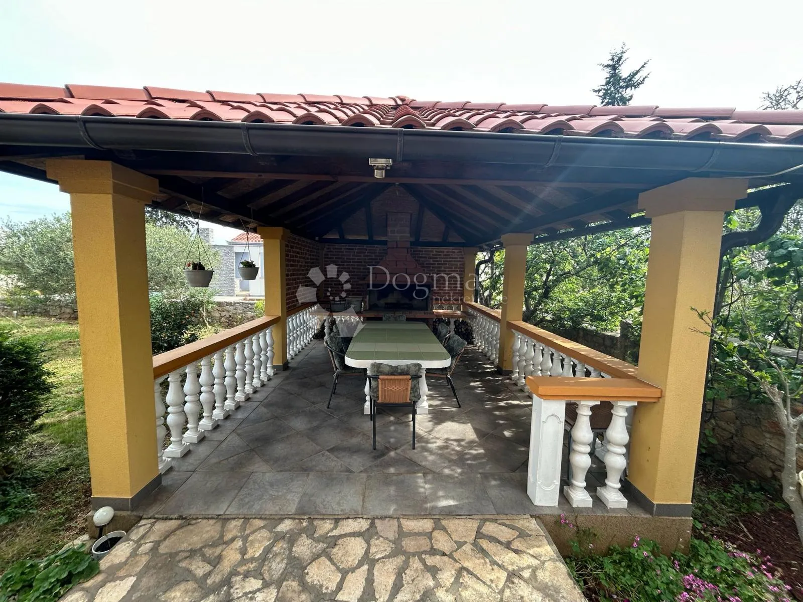 prekrasna kuća s više apartmana, 150 m od mora - slika 3