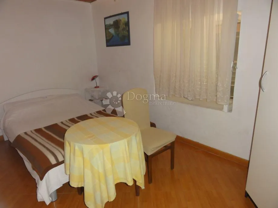 kuća sa dva stana - slika 5