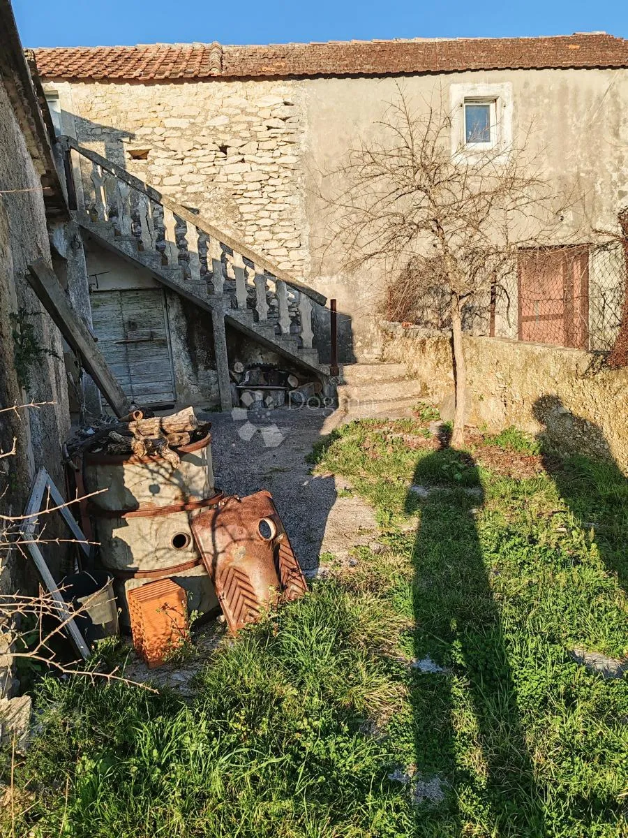 autentična kamena kuća i prostrano imanje u poličniku - slika 9