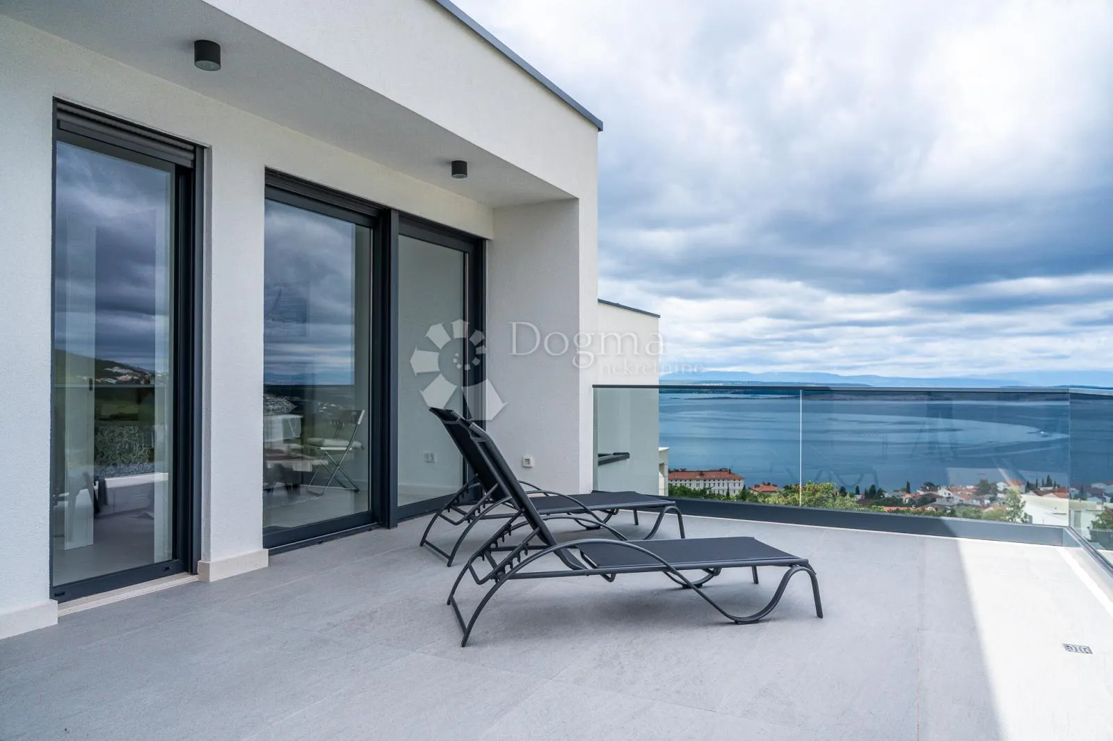ekskluzivni dom s panoramskim pogledom na more - crikvenica - slika 1