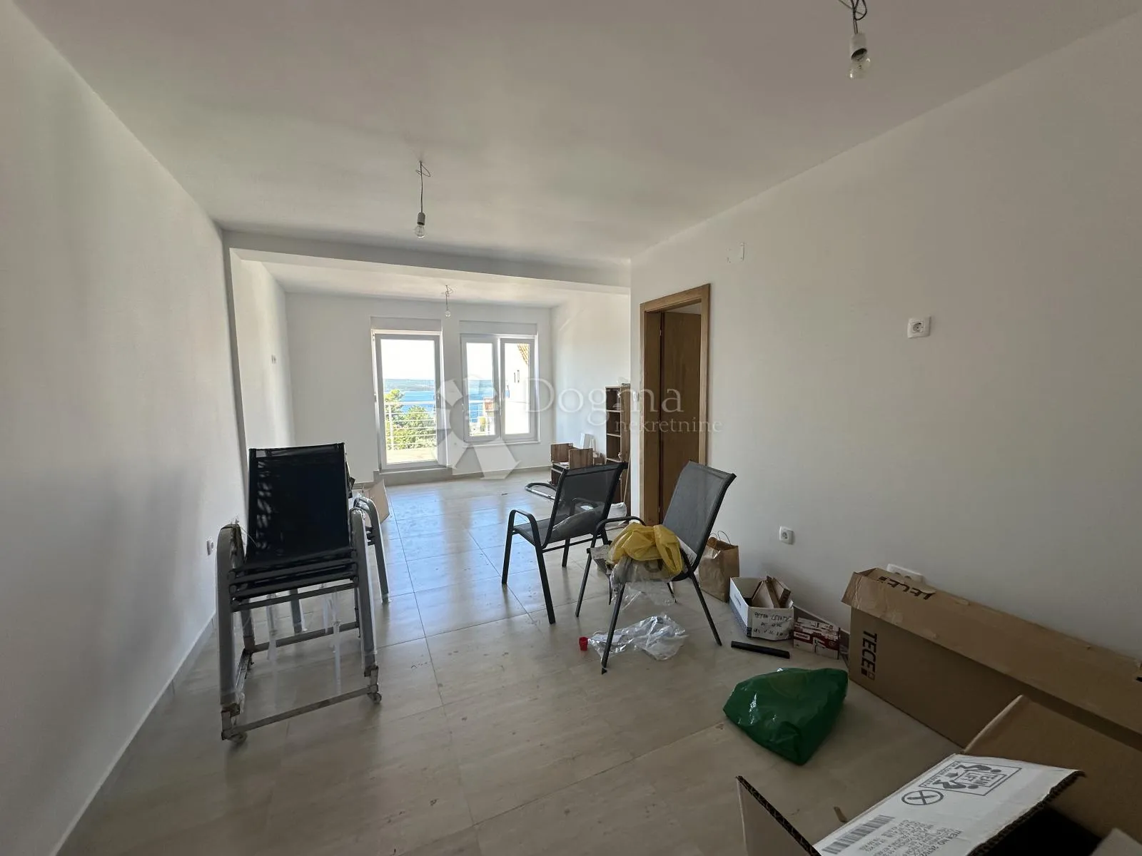 kuća sa 6 apartmana 550m2 u blizini mora - slika 9