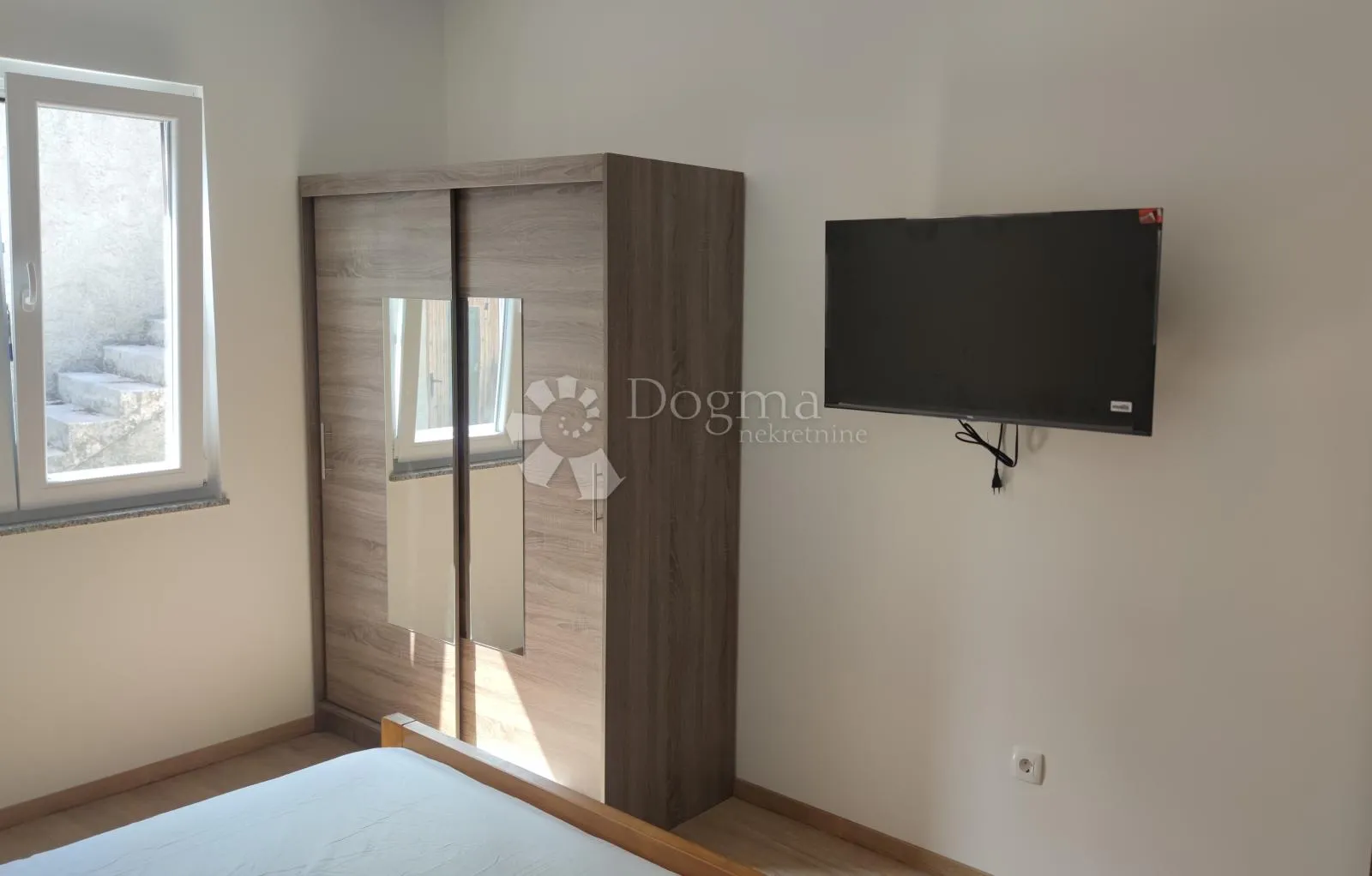 kuća na samo 20 m od uređene plaže! - slika 12