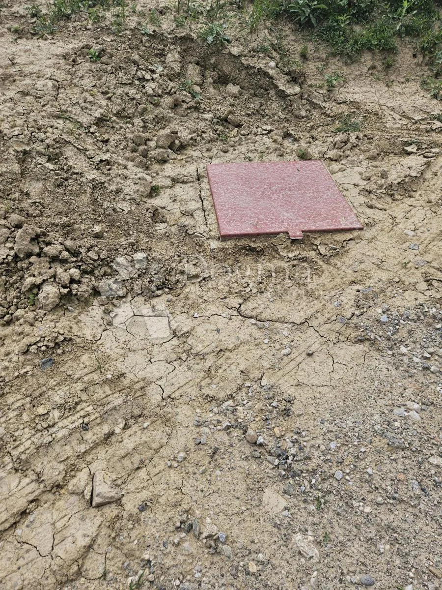 zemljište sa građevinskom dozvolom - slika 10