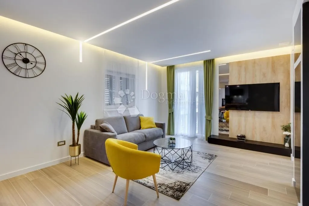 centar zadra, potpuno obnovljen stan 65m2! - slika 6