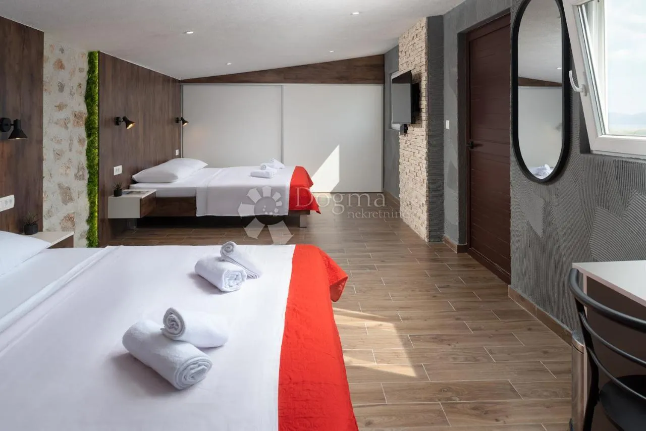 hacienda na braču 10000m2 okućnice - slika 13