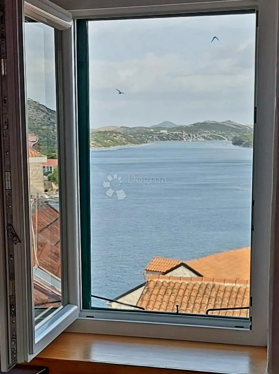 lijepa kamena kuća s pogledom na šibenski zaljev - slika 26