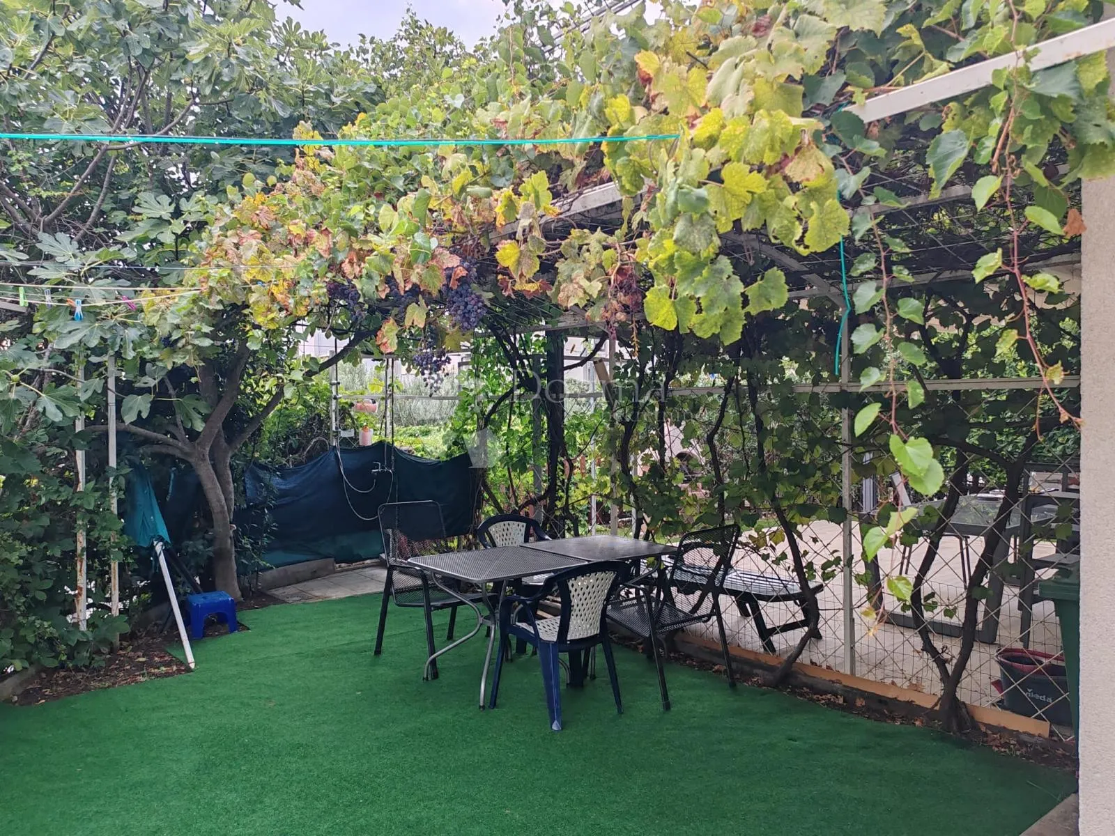 vodice-srima apartman 2.red od mora, privatni vrt+pm - slika 13