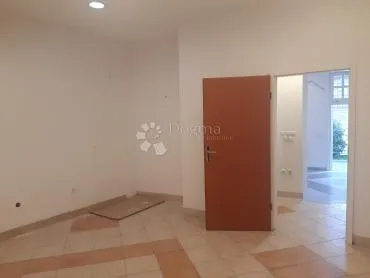 poslovni prostor u centru grada - slika 4
