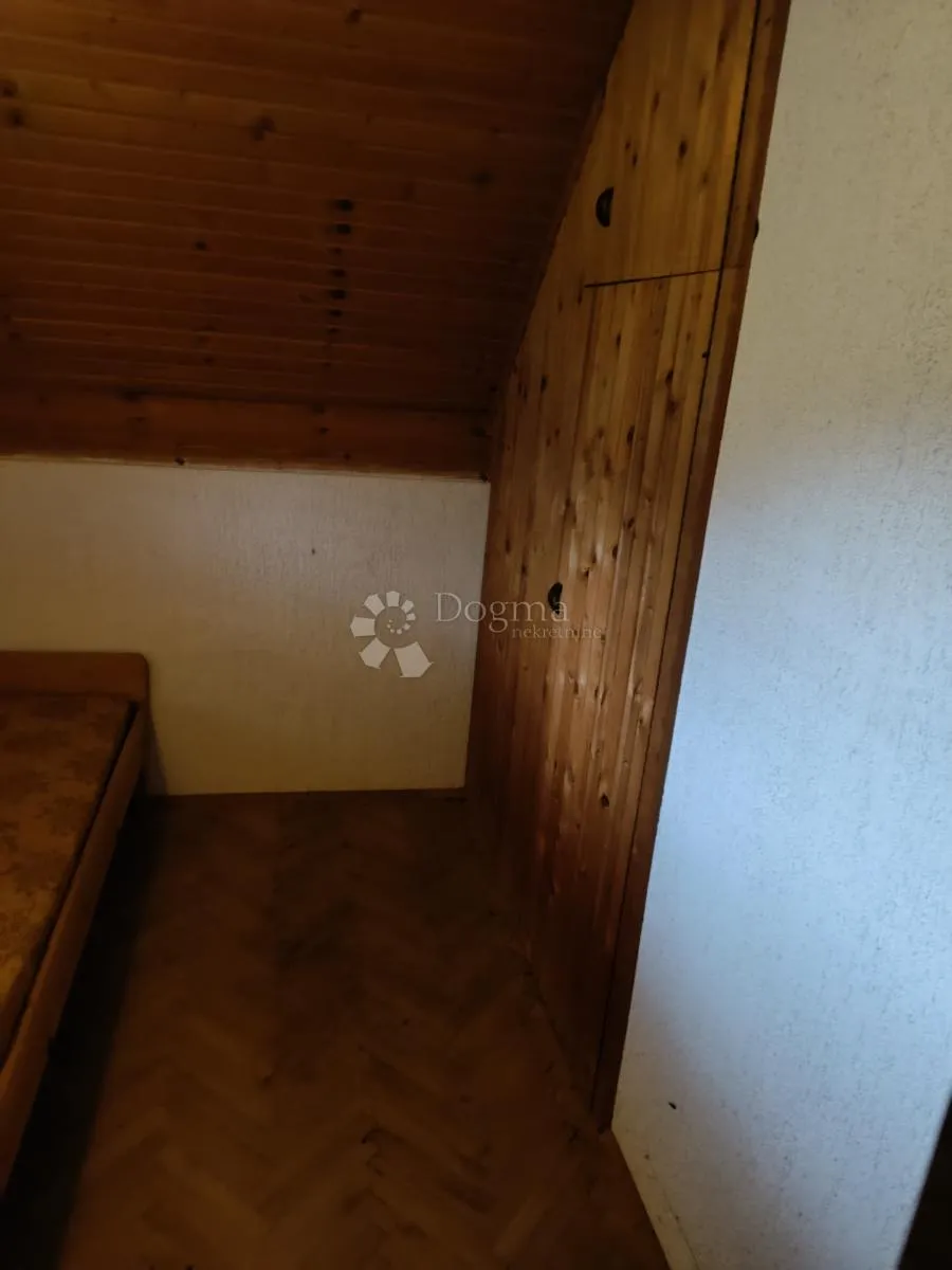 kuća u prirodi nedaleko javnog prijevoza - slika 12